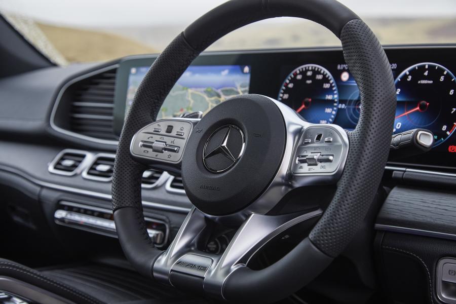 Панель приборов Mercedes-AMG GLE53 4Matic+ (V167) 2020 года  (UK) (фото 34 из 38)